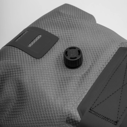 Vel-Seat-Pack-7L-Black-Grey (3)
